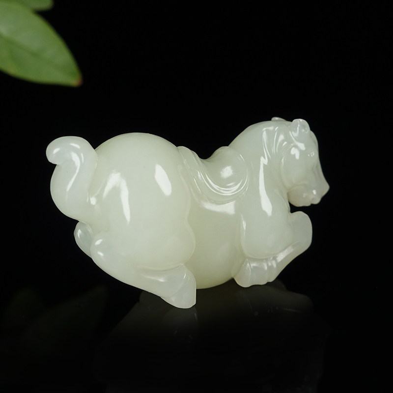 马到成功省级大师时晓铎和田玉白玉生肖马挂件玉石吊坠27.68g