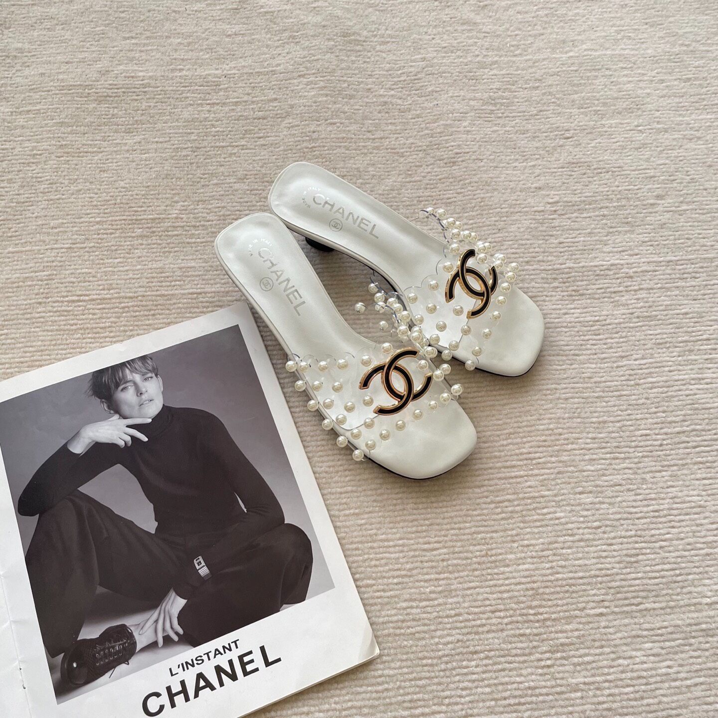 666双C金属扣，作为香奈儿的经典符号