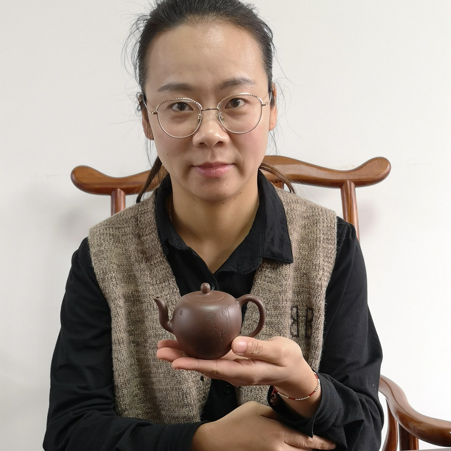 紫诚陶紫砂艺术馆  附持壶照 【美人肩】 助理工艺美术师 张玲玲 355