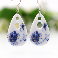 Young singers '' original handmade ethnic jewelry ceramic blue and white porcelain earrings earring Lan Diehua