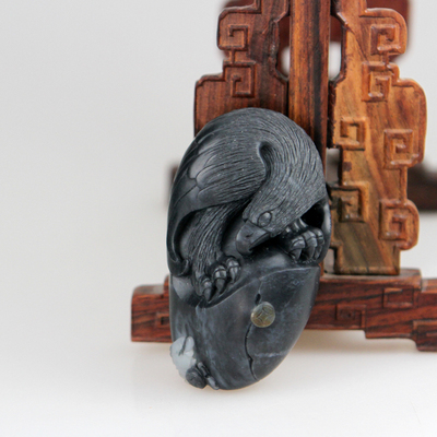 和田玉 青花墨玉手把件 抓住机遇 黑白分明 苏工 198克