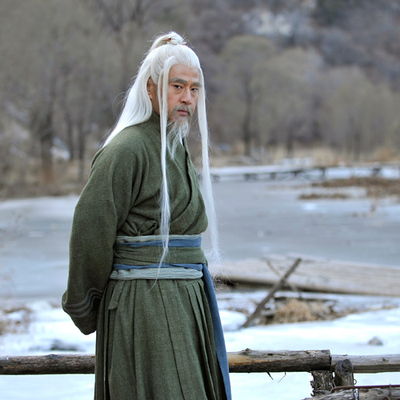 于荣光饰演周侗戏服