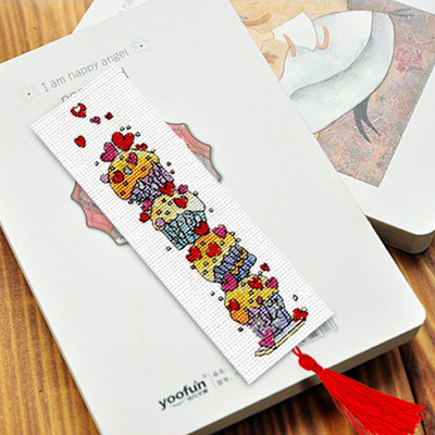 法国dmc十字绣手工 书签简单礼物 塑料布 卡通 爱心蛋糕 新品
