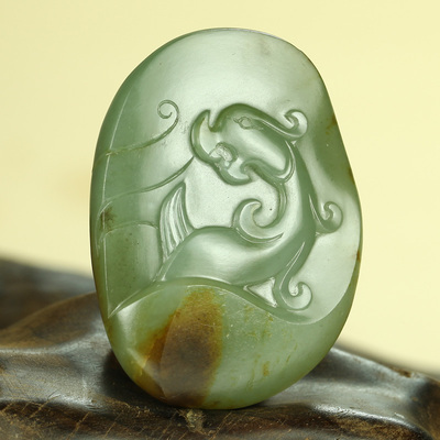 国家玉雕大师杨子 和田玉碧青玉籽料螭龙牌45克【润德玉器】