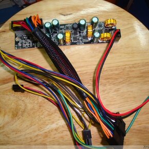 鑫谷gp600g黑金版全模组电源 台式机电源 背线部走线 额定500w