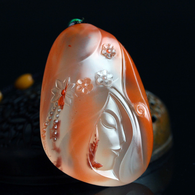 苏州玉雕王建忠 南红女人花吊坠