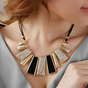 Pack email Korea 2015 summer women jewelry rhinestone necklace chain short clavicle original European fashion accessories