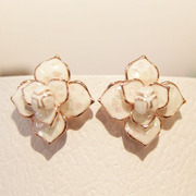 Korea cute new parent shell of roses fresh and elegant solid Camellia earrings ear studs earrings post
