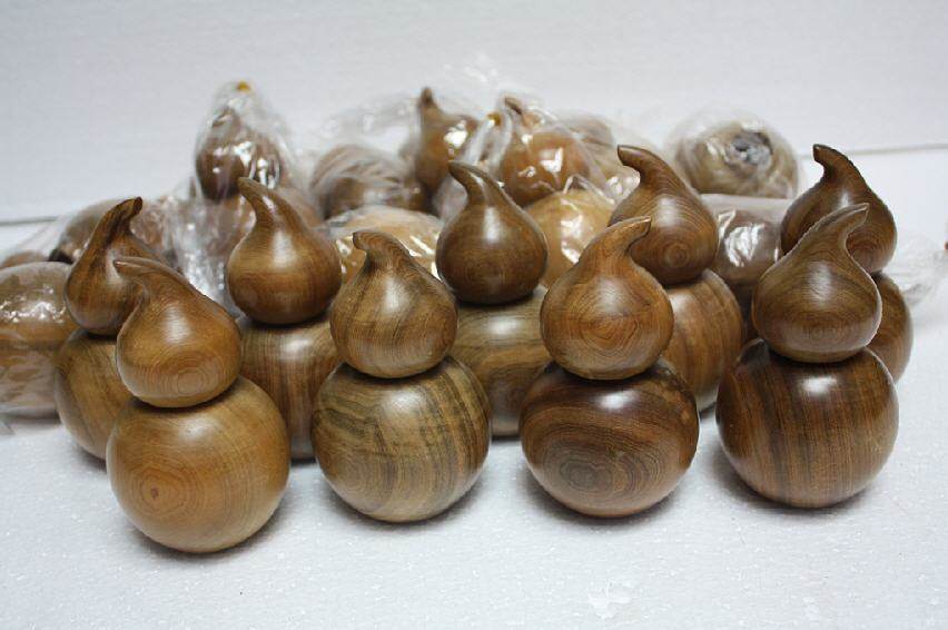 香榧木葫芦形牙签盒