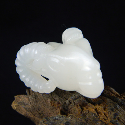 新疆和田玉羊脂玉生肖羊头挂件 19.99克