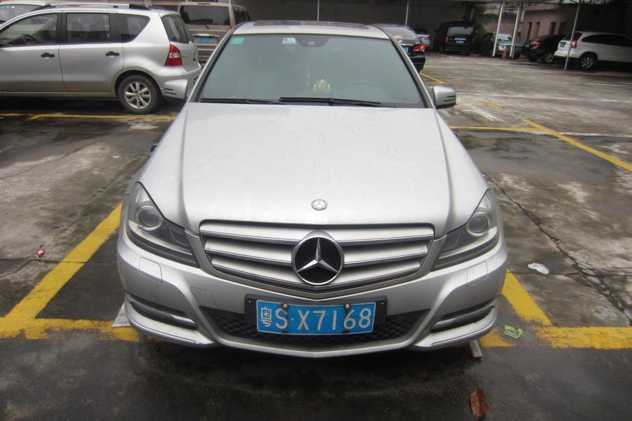 莞城区沿江路8号粤通运输有限公司内粤sx7168号梅赛德斯-奔驰c300小型