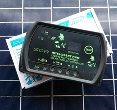 太阳能控制器 12V 24v 10A 带光控防雷防过放 无USB接口