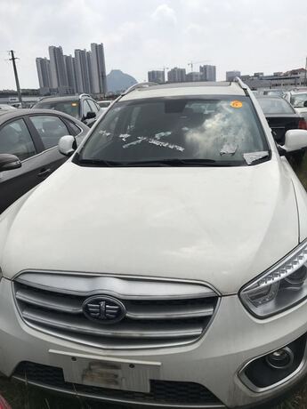 【第一次拍卖】中国一汽奔腾汽车2016款白色x80 小轿车 不限购不限购