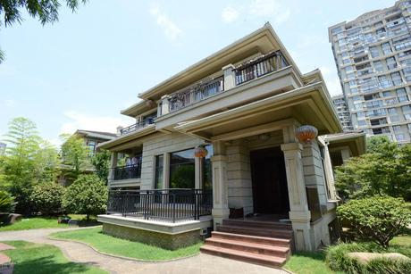 【第一次拍卖】位于嵊州市金湾国际花城月亮岛56幢1的房地产