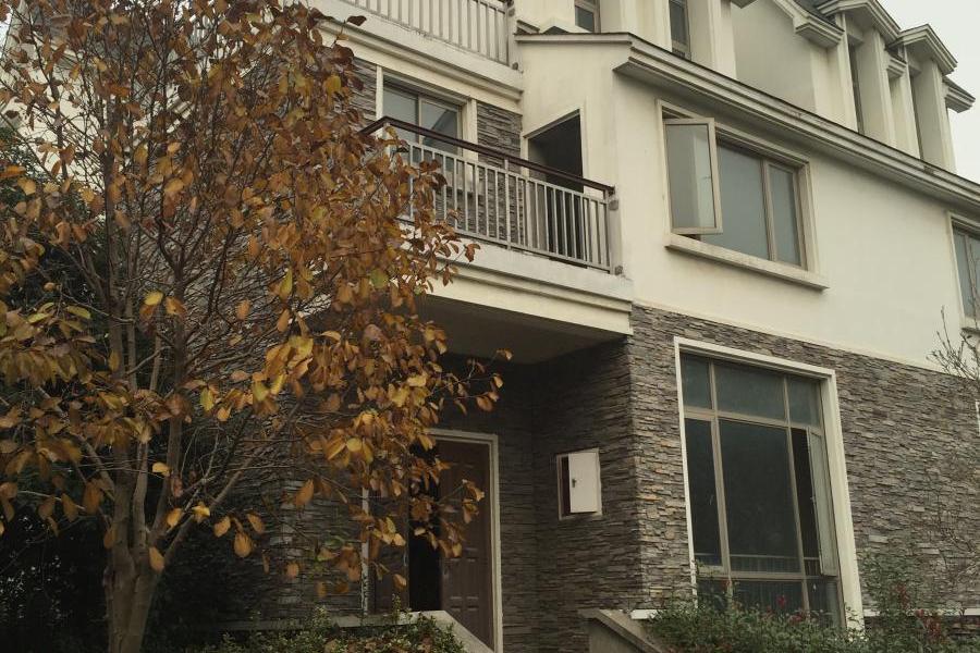 【第三次拍卖】苏州吴江市同里镇同兴路同里湖山庄云庭10号-1-101房屋