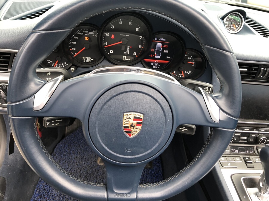 【第一次拍卖】车辆型号为wpoca299的保时捷卡雷拉牌汽车一辆