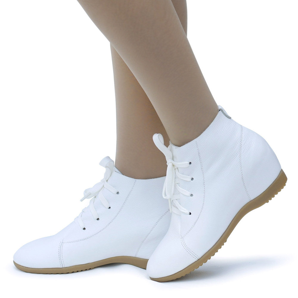 冬季款小码内增高女短靴真皮护士鞋