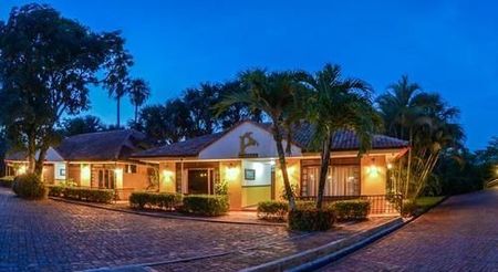 拉波特拉普拉丝乡村 MS 酒店