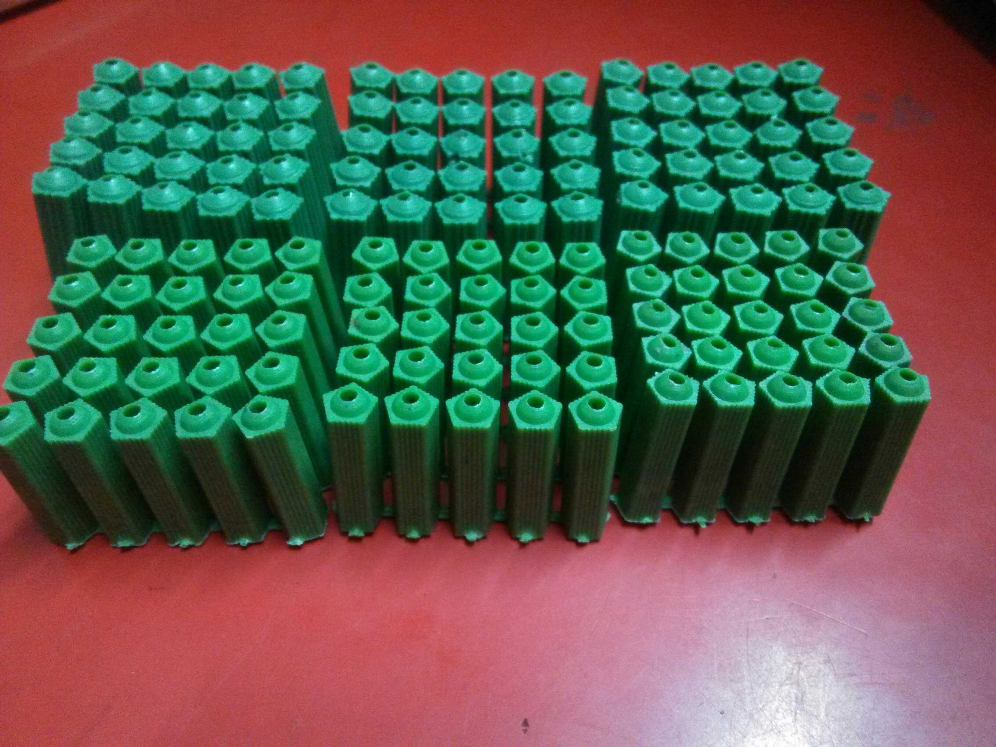国标新料绿色膨胀胶粒钻孔胶塞6mm 8mm强度塑料管套螺丝紧固螺丝