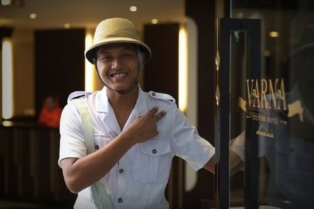 索拉巴亚瓦尔纳文化酒店