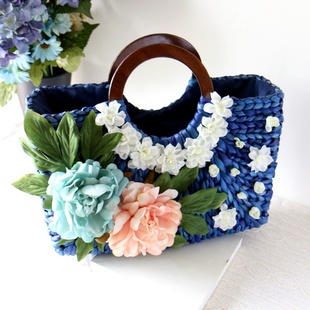 普拉達編織手包藍色 全國手工花朵田園藍色草編包木手提單肩沙灘包度假旅行編織包 手包