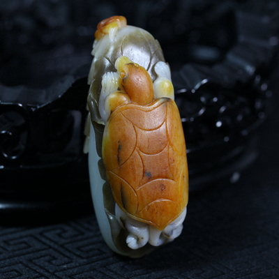 省级玉雕大师苏建云精雕 新疆和田料籽料白玉 金钱龟挂件 94克