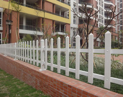 河北批发包立柱PVC草坪护栏塑钢PVC护栏围栏栅栏青岛花园护栏围栏