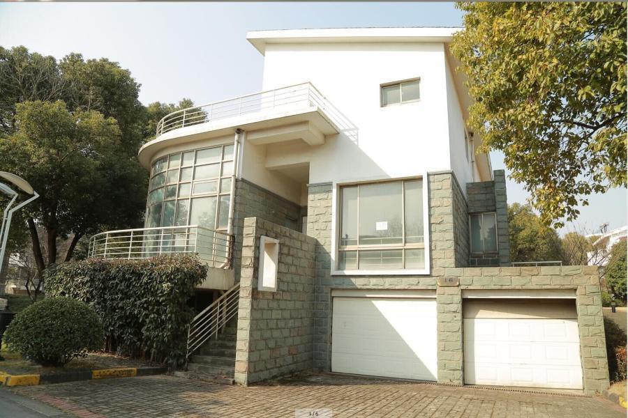 【第一次拍卖】上海市松江区泗泾镇泗陈公路388弄46号,云顶别墅