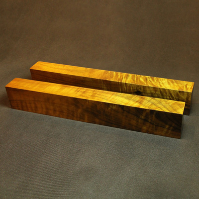 金丝闪耀 金丝楠乌木镇尺(一对)