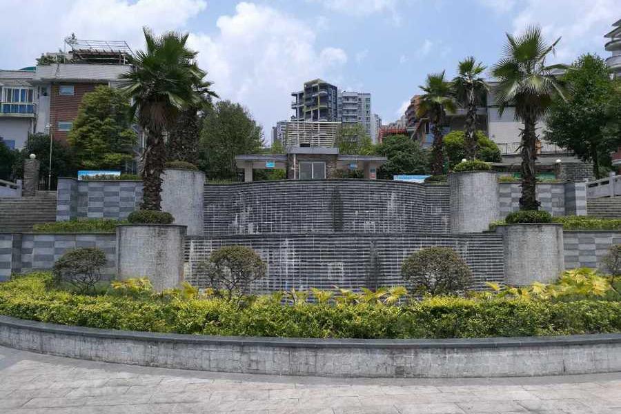 【第一次拍卖】重庆市黔江区黔龙阳光花园龙华府邸e栋2号101,201,301