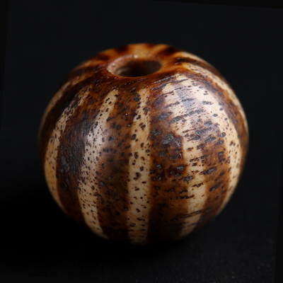 13mm 旁系老天珠 千年12线邦提克树化玉木化石天珠 01800888888