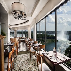 Crowne Plaza Fallsview