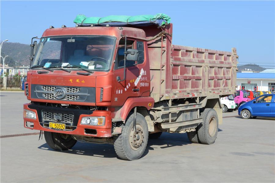 【第二次拍卖】云l50592斯卡特牌lfj3060g4中型自卸货车 不限购不限购