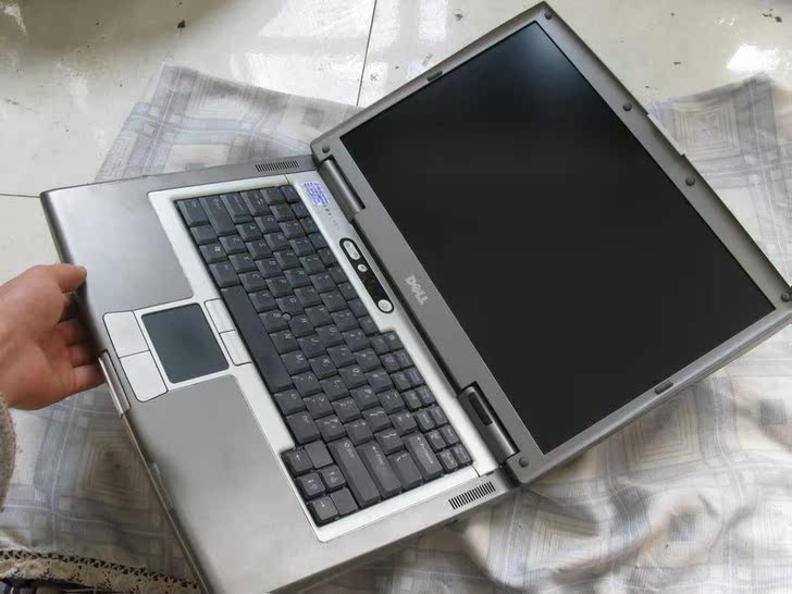 二手戴尔DELL笔记本电脑D800整机15寸高分屏