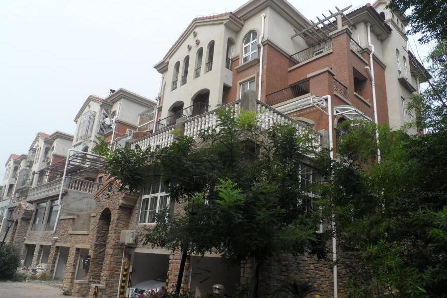 江苏省徐州市中级人民法院关于拍卖泉山森林海一期dp28-1- -105车库的