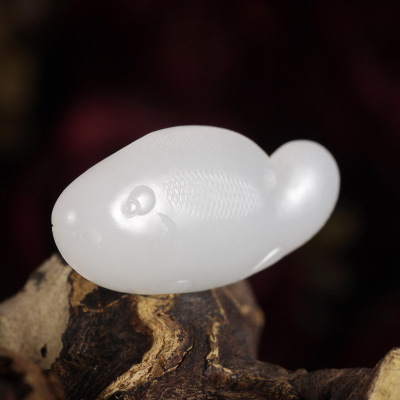 国家级玉雕大师瞿利军羊脂白玉鱼挂件 11g 白度一级 玉质莹润