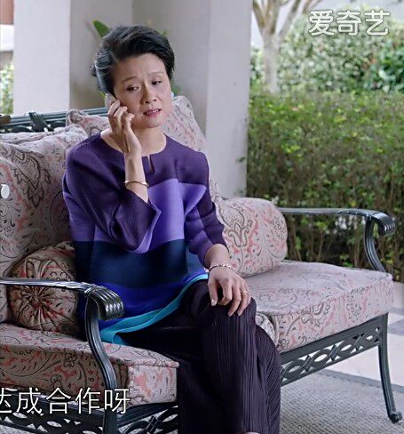 省12元 秋季欢乐颂曲筱绡妈妈同款上衣日系三宅褶皱拼