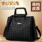 Fall/winter baby Tao wrist fashion in Europe and America to prepare for new ladies bag female bag obliquely across the United States