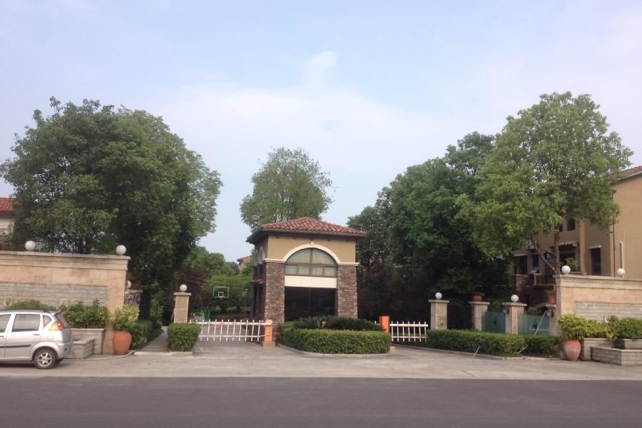 【第二次拍卖】射洪县广兴镇白衣庵螺湖亲水园二期9栋d号1-3楼成套
