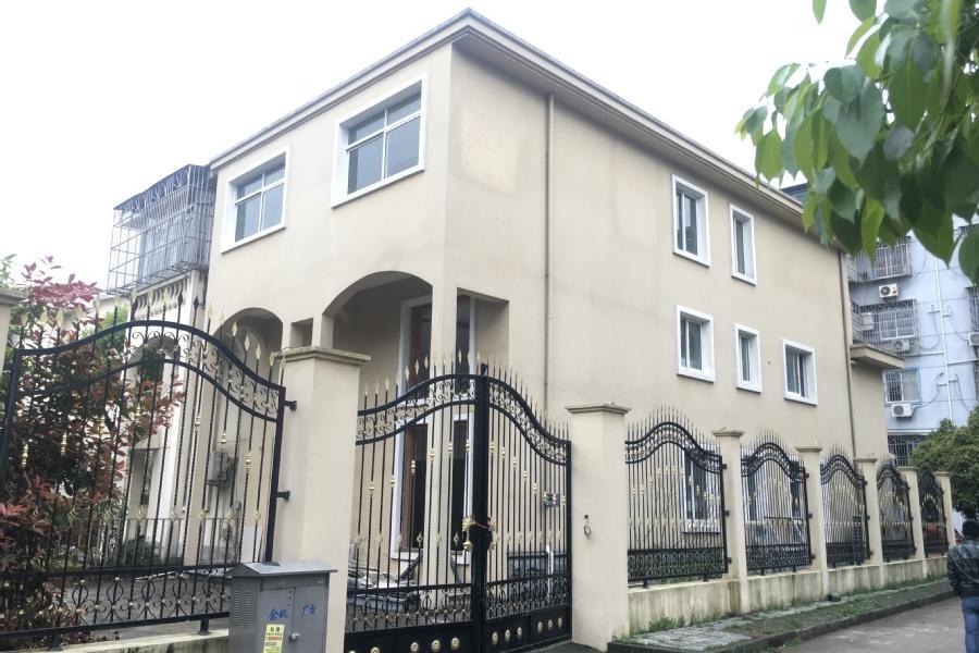 余姚市城区新城市花园新村26幢东的房产
