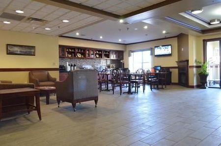 贝斯特韦斯特机场套房酒店
