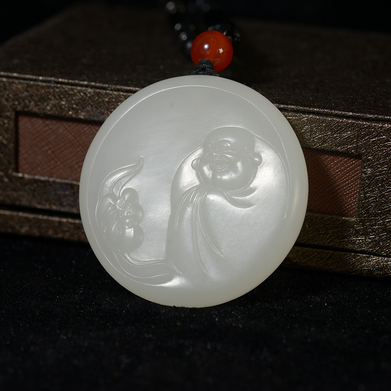 省级玉雕大师李先锋作品 和田玉 笑佛牌子 58g