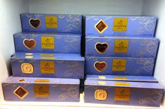 香港代购 GODIVA歌帝梵草莓味心形牛奶巧克力饼干12片装生日礼物