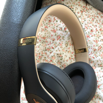 Re:beats studio 3 wireless和solo3区别是什么?beats studio 3 wireless和solo3哪 ..
