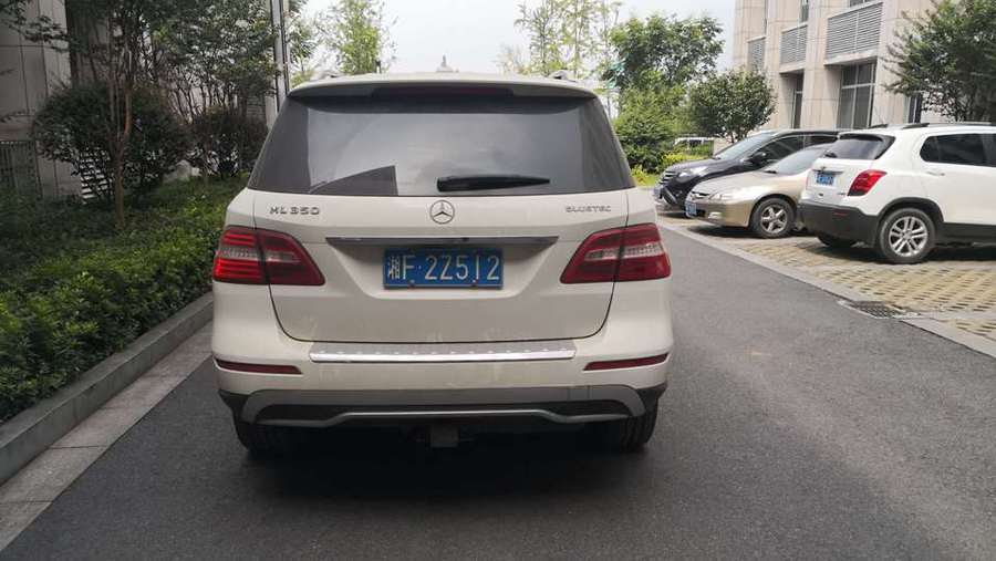 【第二次拍卖】湘f2z512梅赛德斯奔驰牌ml350 2987cc小型越野客车 不