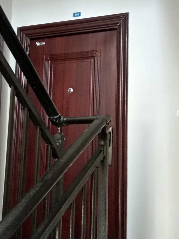 【变卖】乳山市银滩香港平远国际城74号楼502室房地产