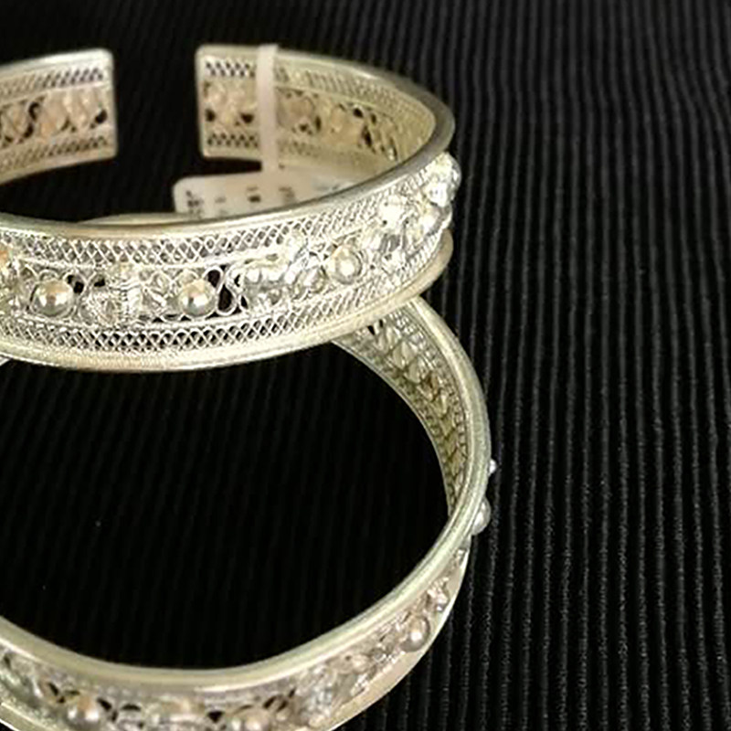 国家级非遗苗族银饰传承人顾永冲手工制作银手镯花丝十二生肖一只