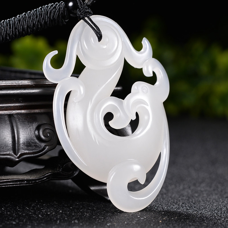 【羊脂玉 仿古】和田玉镂空精雕仿古凤挂件 22.361克