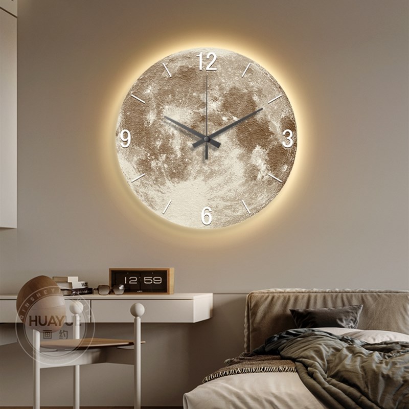 设计感时钟挂墙北欧现代简约挂钟表客厅卧室月球发光灯创意壁挂用