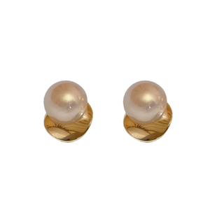 大珍珠耳钉女2023新款洋气轻奢耳环小众设计感高级法式金色气质饰